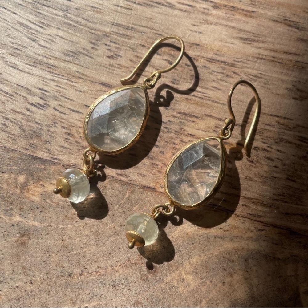 VINTAGE - GOLD AND CRYSTAL DROP EARRINGS